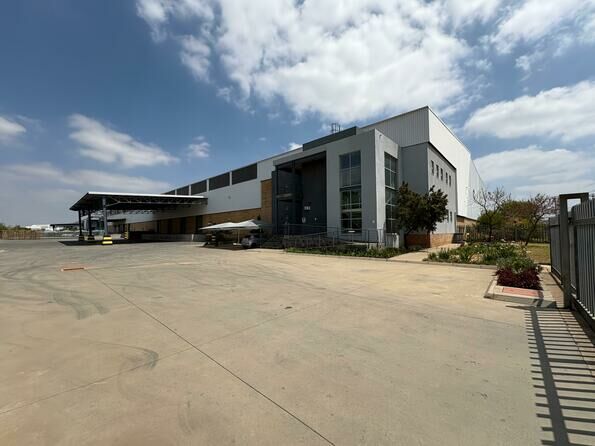 Airport Park Industrial Space to Let | Warehouses & Factories