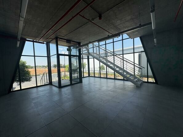 Warehouse to Let in Airport Park | Dakota Precinct