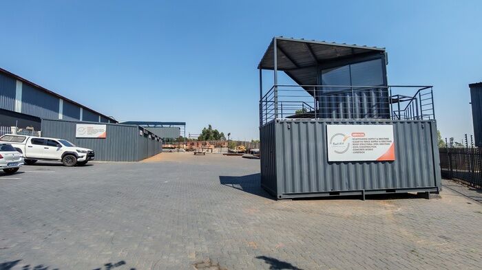 Industrial Property to Let in Commercia