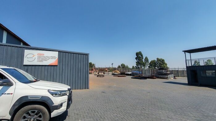 Industrial Property to Let in Commercia