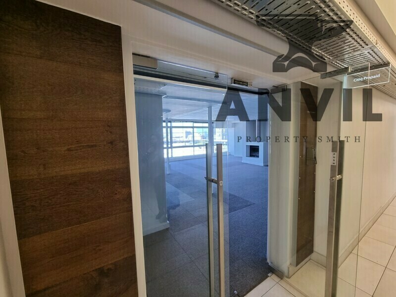 Sovereign Quays ,34 Somerset Road - Suite 317 property image 2