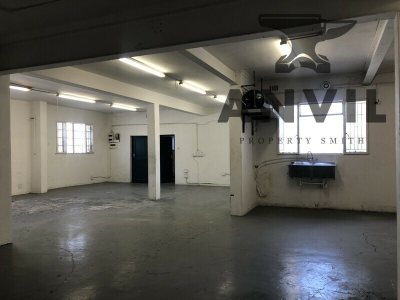 unit 28 - 161sqm warehouse space to let in Woodstock