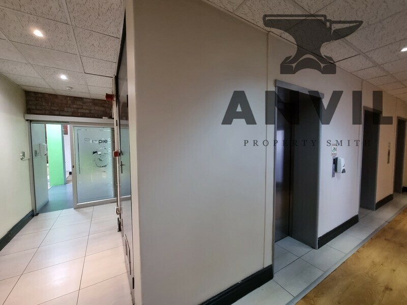 Loop Street Studios, 4 Loop Street - 802 Unit property image 2