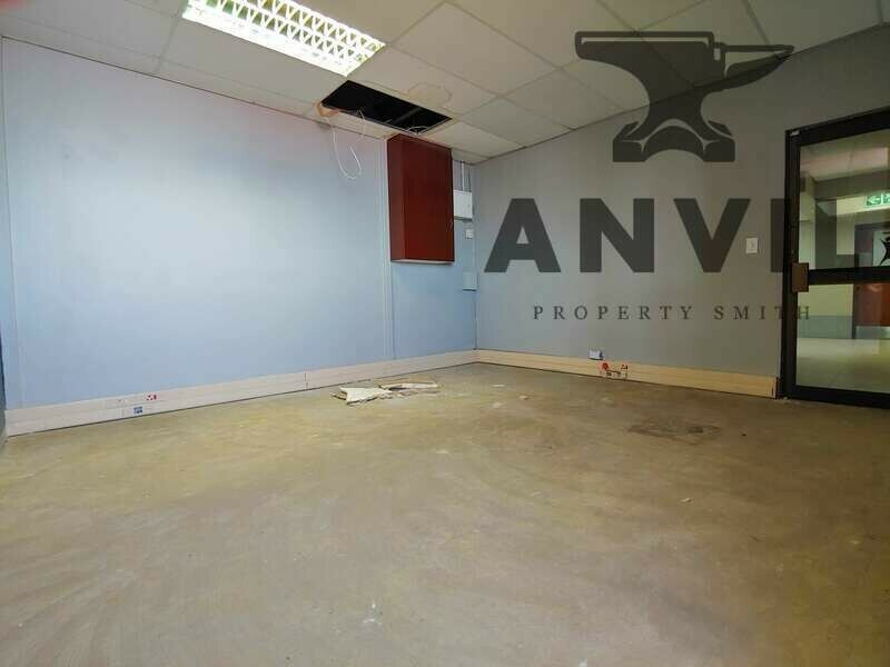 Horizon View Shopping Centre - Office 2001 property image 4