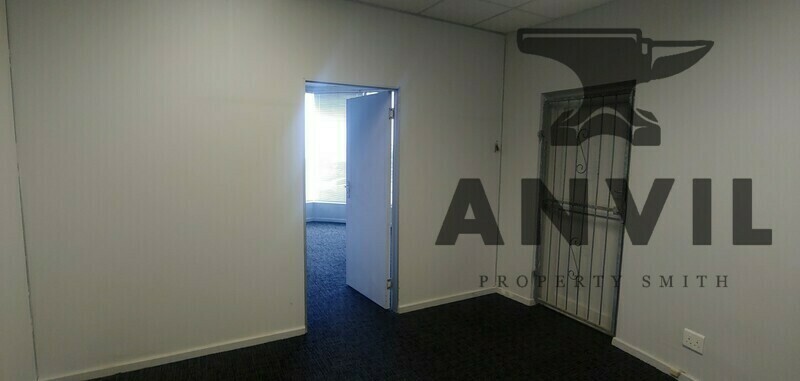 43 Bell Street - Functional warehouse for sale in Uitenhage property image 7
