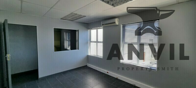 Dundas Park - 23 Junction Road - Unit 10 property image 8