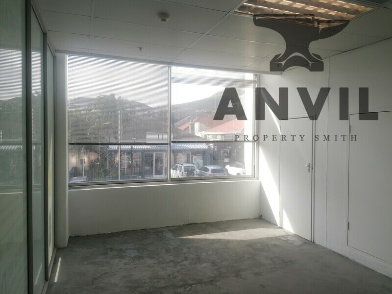 Gardens Shopping Centre, Gardens, Cape Town - 130m² office unit property image 8