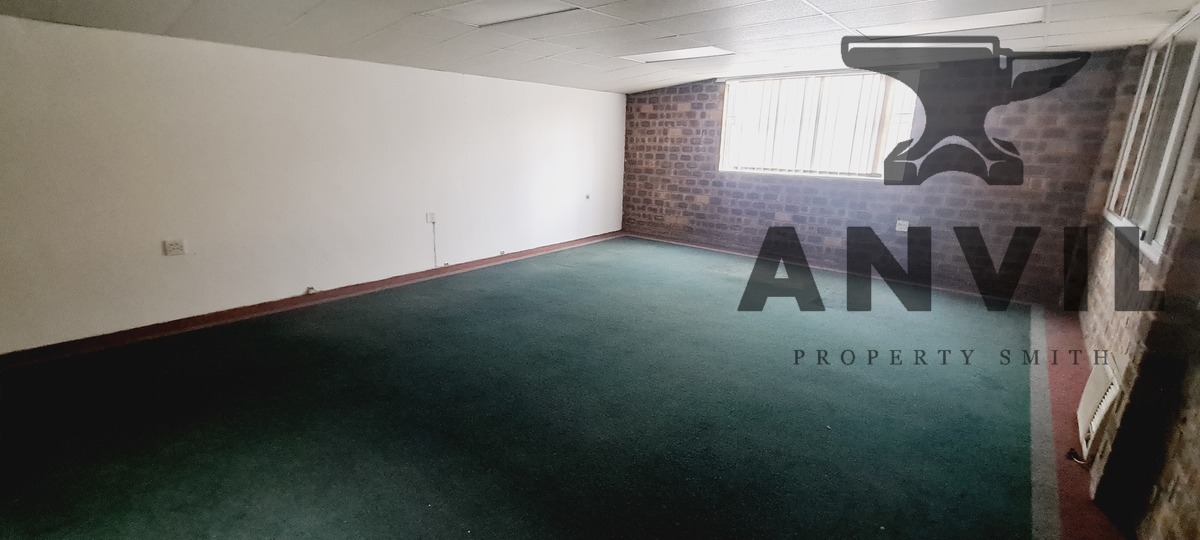 210m2 Industrial Warehouse to let in Montague Gardens