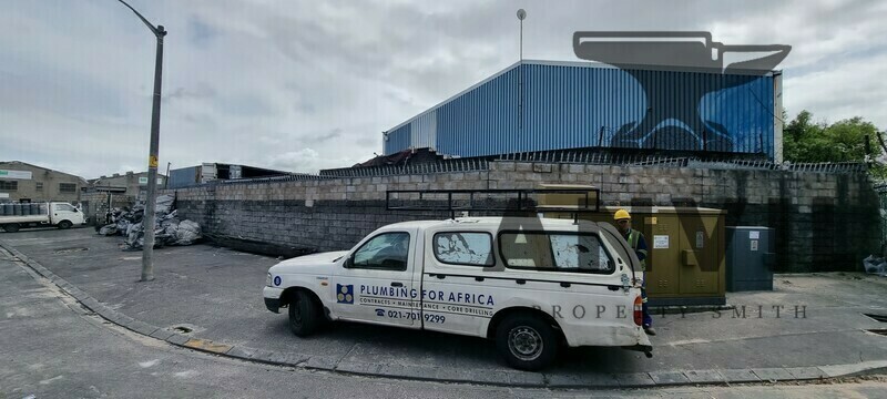 22 Reuben Kaye Rd, Parow Industrial, Cape Town - Freestanding Retail Warehouse property image 13