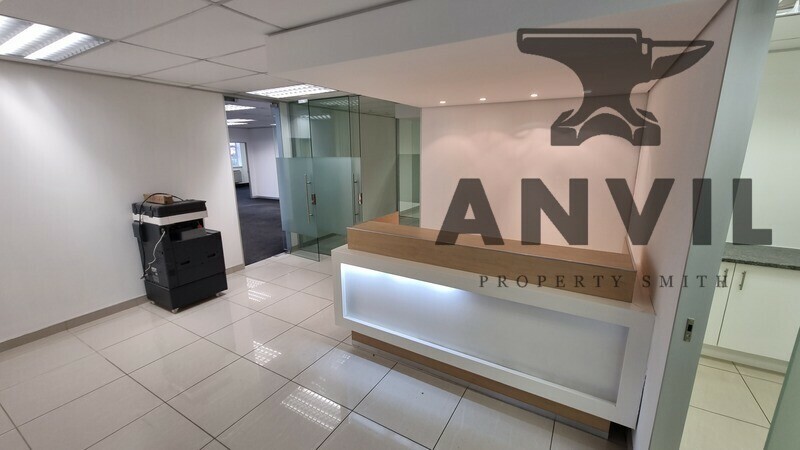 Culross Court, Bryanston - North Block - FF LHS property image 5