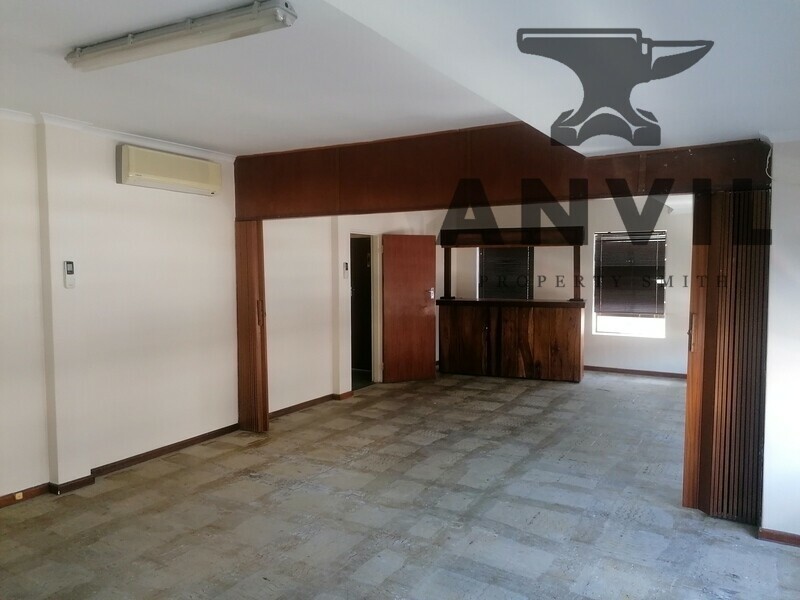 4 Swift St, Salt River, Cape Town - Warehouse. Swift Street, Observatory property image 11