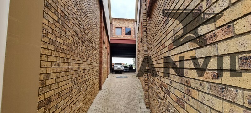 12 Langkloof Street - Ground Floor Unit 2 - Large Industrial warehouse to let with 8.5 meters roof height in Alrode South - 1804sqm property image 44