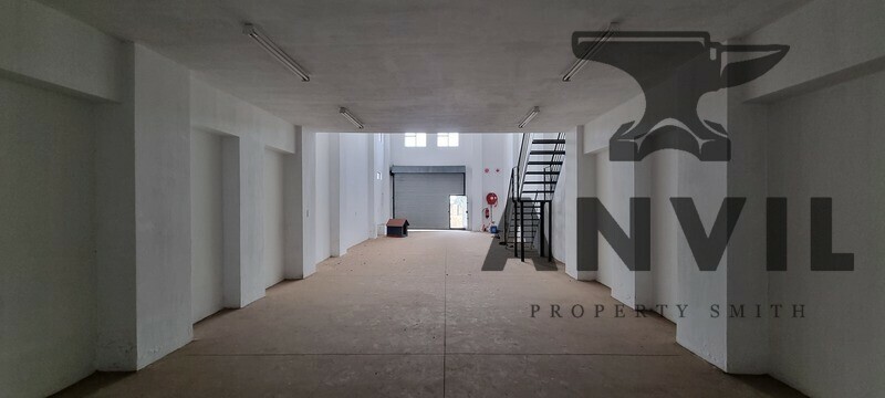 12 Langkloof Street - Ground Floor Mini Unit 3 - 210sqm Small industrial warehouse to let with good height to eaves in Alrode South property image 6