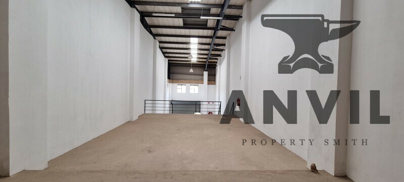 12 Langkloof Street - Ground Floor Mini Unit 3 - 210sqm Small industrial warehouse to let with good height to eaves in Alrode South property image 11
