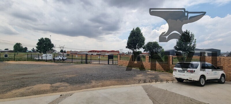 12 Langkloof Street - Ground Floor Mini Unit 3 - 210sqm Small industrial warehouse to let with good height to eaves in Alrode South property image 16