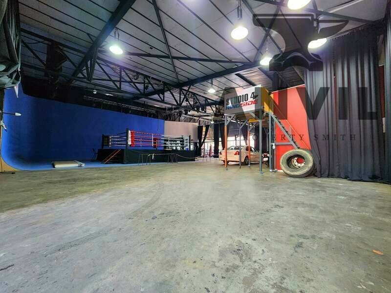 28 Lyn Road - Free-Standing property image 4