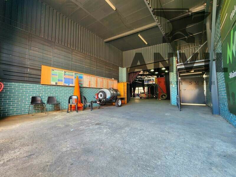 28 Lyn Road - Free-Standing property image 5