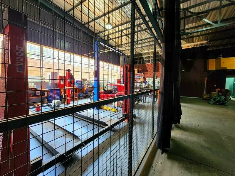 28 Lyn Road - Free-Standing property image 11