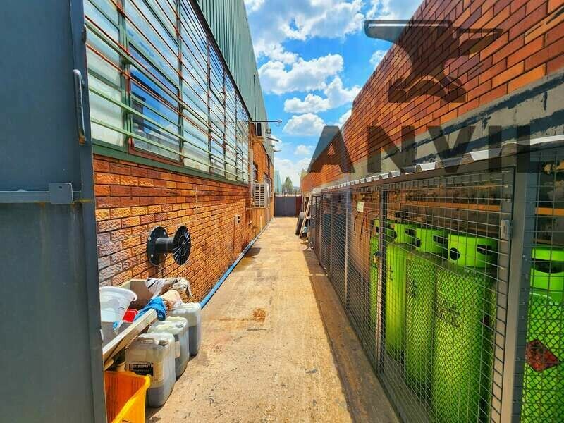 28 Lyn Road - Free-Standing property image 14