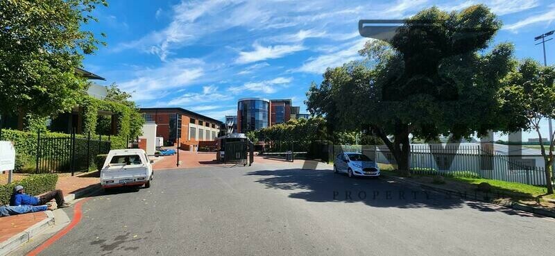 Black River Park, North Park, Observatory, Cape Town  - 1st Floor of Front Unit of North Park property image 21