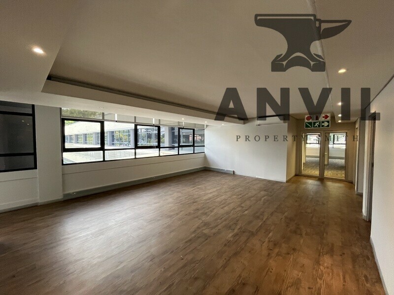 Village Green Shopping Centre - First Floor Office property image 11