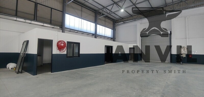 3 Paterson Road  - Double roller shutter Warehouse to let in Patterson Rd property image 10