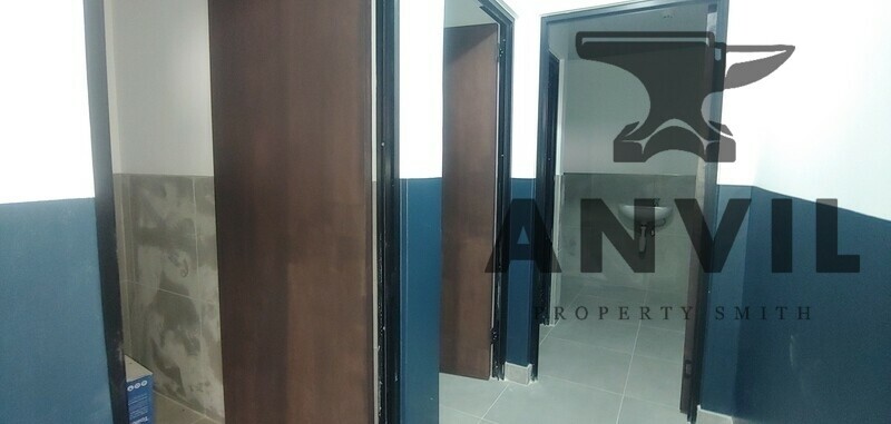 3 Paterson Road  - Double roller shutter Warehouse to let in Patterson Rd property image 14