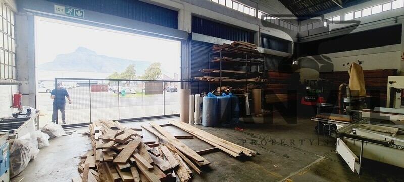 7 Transvaal St, Paarden Eiland - Entire Warehouse property image 2
