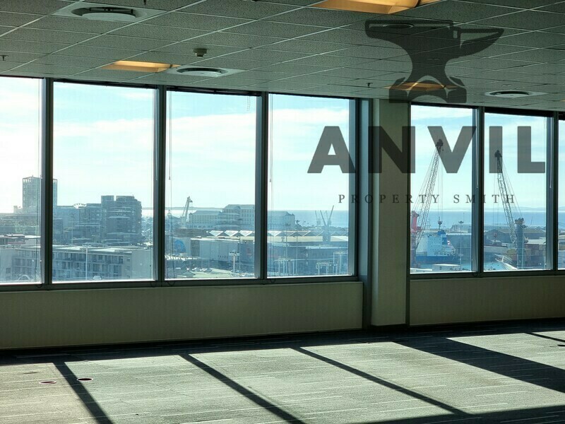 Convention Tower, Corner Heerengracht and Walter Sisulu Aveune - 11th Floor UnitO11b Premium Suite property image 2