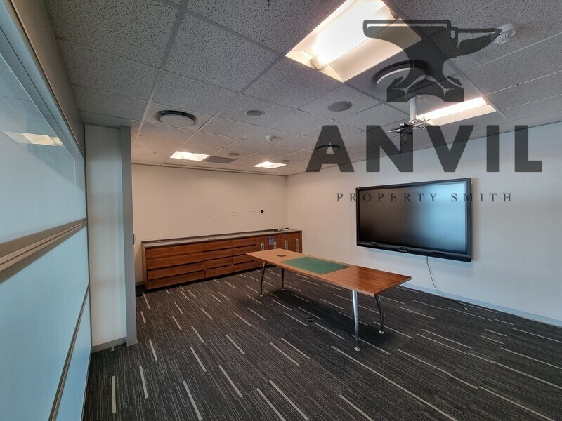 Convention Tower, Corner Heerengracht and Walter Sisulu Aveune - 11th Floor UnitO11b Premium Suite property image 9