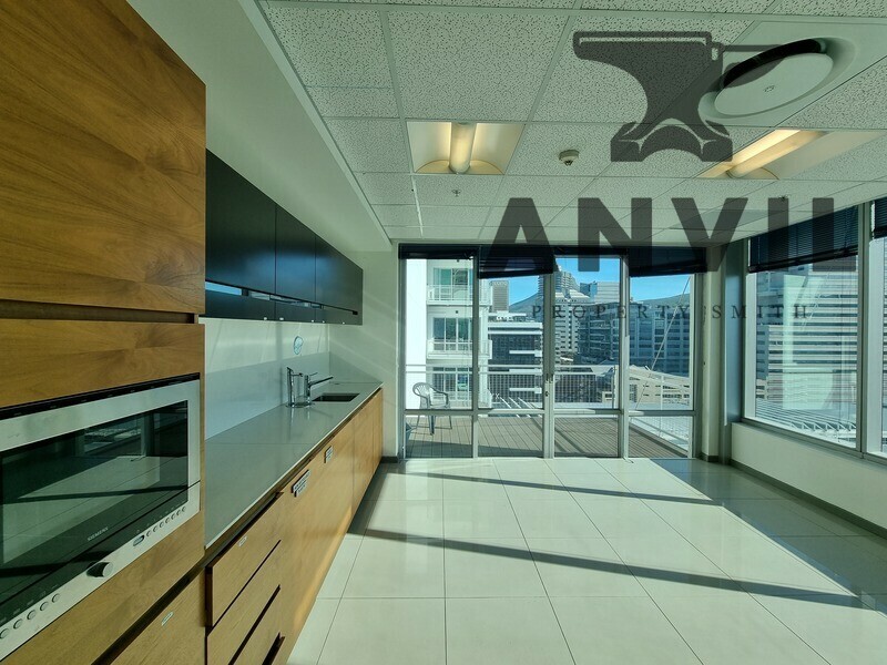 Convention Tower, Corner Heerengracht and Walter Sisulu Aveune - 11th Floor UnitO11b Premium Suite property image 11