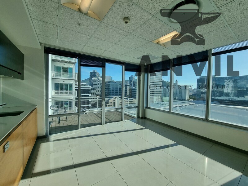 Convention Tower, Corner Heerengracht and Walter Sisulu Aveune - 11th Floor UnitO11b Premium Suite property image 12