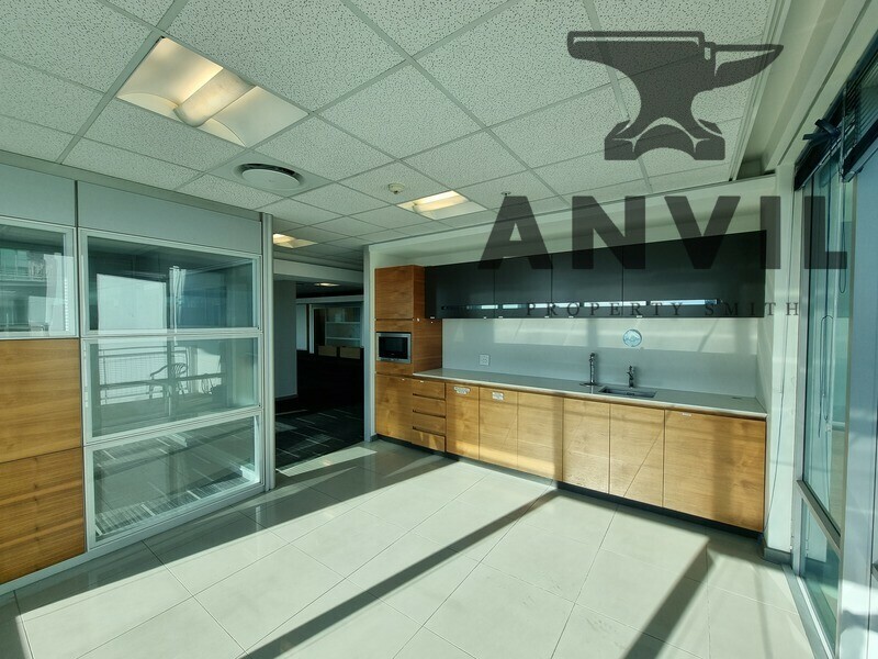 Convention Tower, Corner Heerengracht and Walter Sisulu Aveune - 11th Floor UnitO11b Premium Suite property image 14