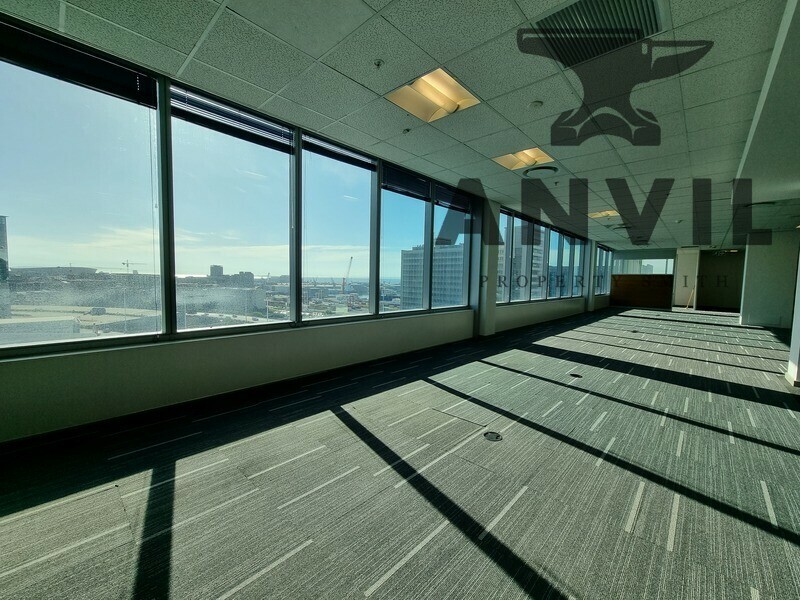 Convention Tower, Corner Heerengracht and Walter Sisulu Aveune - 11th Floor UnitO11b Premium Suite property image 17