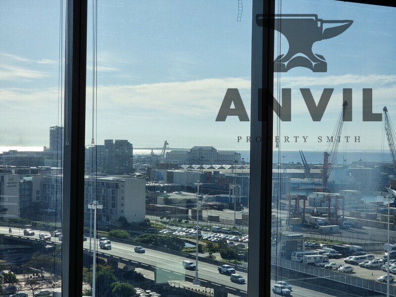 Convention Tower, Corner Heerengracht and Walter Sisulu Aveune - 11th Floor UnitO11b Premium Suite property image 20