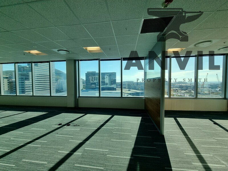 Convention Tower, Corner Heerengracht and Walter Sisulu Aveune - 11th Floor UnitO11b Premium Suite property image 21