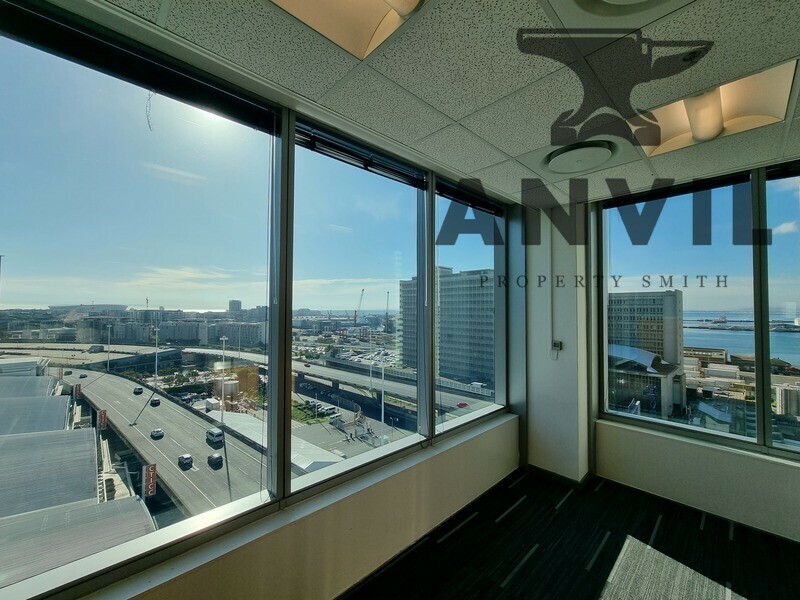 Convention Tower, Corner Heerengracht and Walter Sisulu Aveune - 11th Floor UnitO11b Premium Suite property image 23