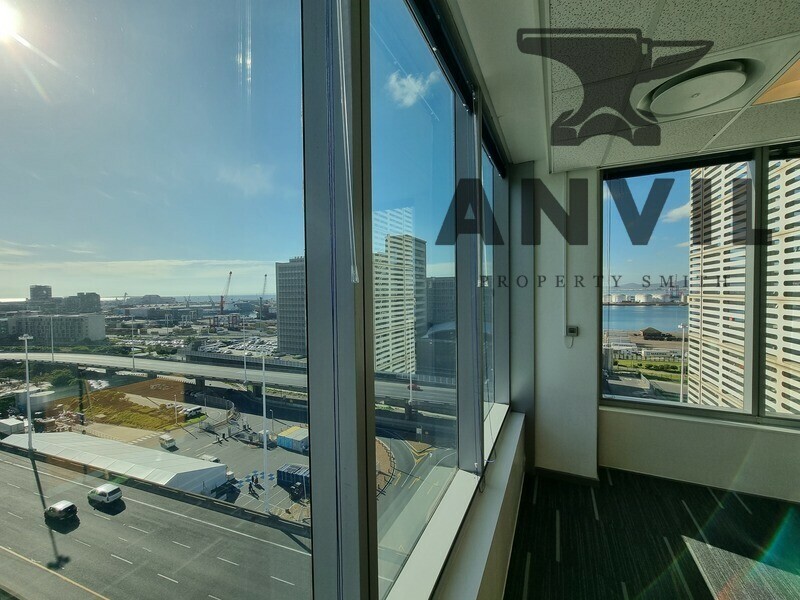 Convention Tower, Corner Heerengracht and Walter Sisulu Aveune - 11th Floor UnitO11b Premium Suite property image 24