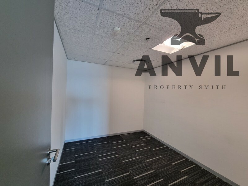 Convention Tower, Corner Heerengracht and Walter Sisulu Aveune - 11th Floor UnitO11b Premium Suite property image 26