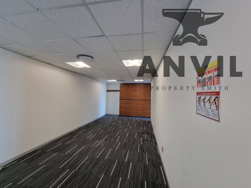 Convention Tower, Corner Heerengracht and Walter Sisulu Aveune - 11th Floor UnitO11b Premium Suite property image 27