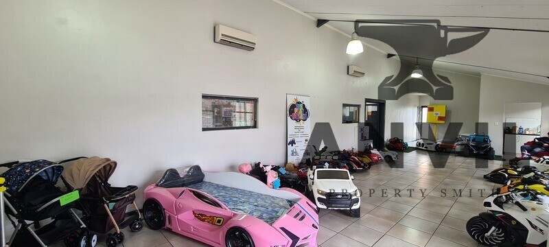 Montague Square - Unit 10 property image 11