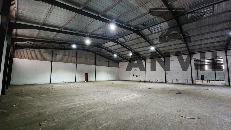 Nr2 - Gauteng Industrial park - Entire warehouse  property image 13