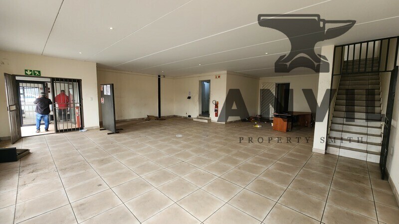 Nr2 - Gauteng Industrial park - Entire warehouse  property image 12