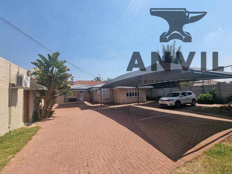 Barry Hertzog - whole building  property image 38