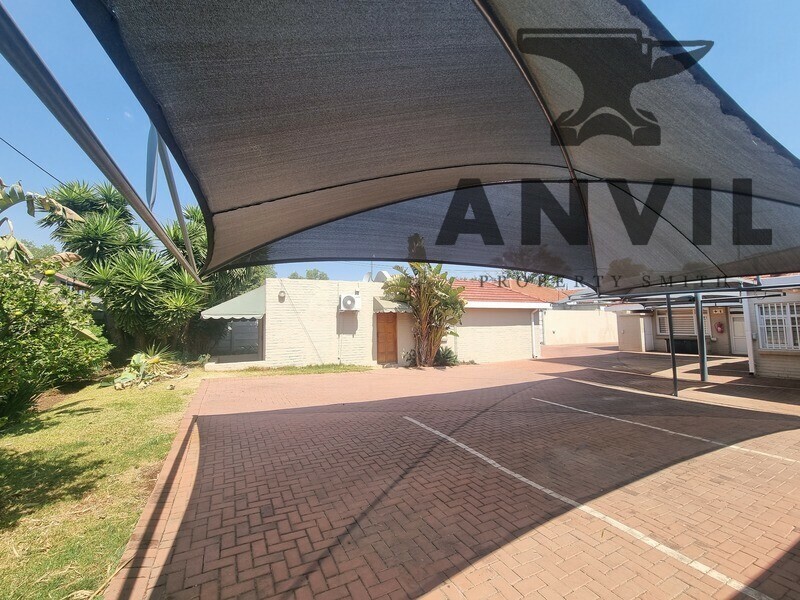 Barry Hertzog - whole building  property image 34