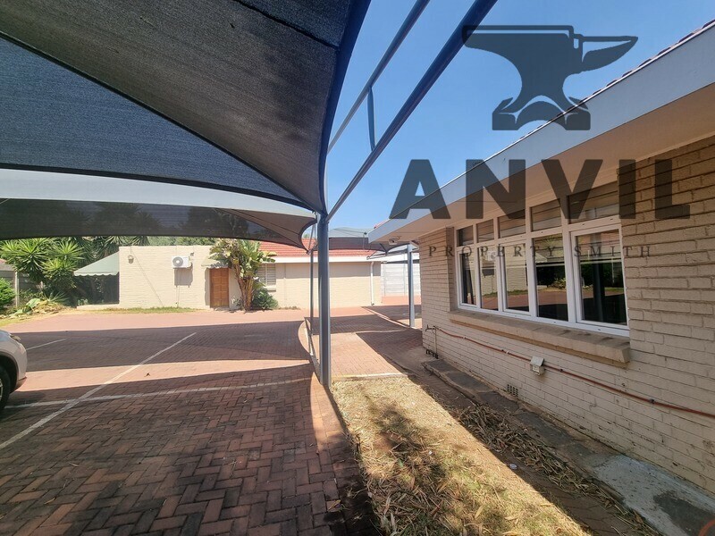 Barry Hertzog - whole building  property image 35