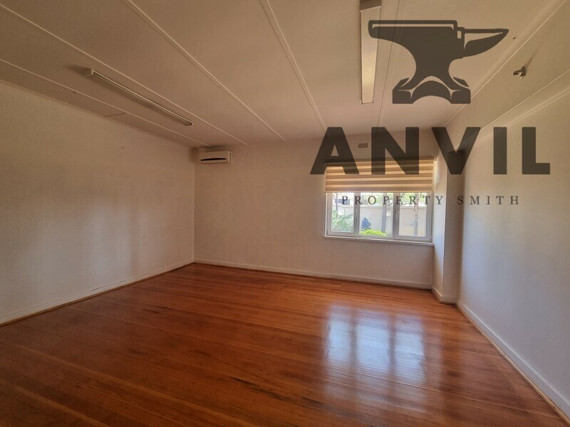 Barry Hertzog - whole building  property image 3