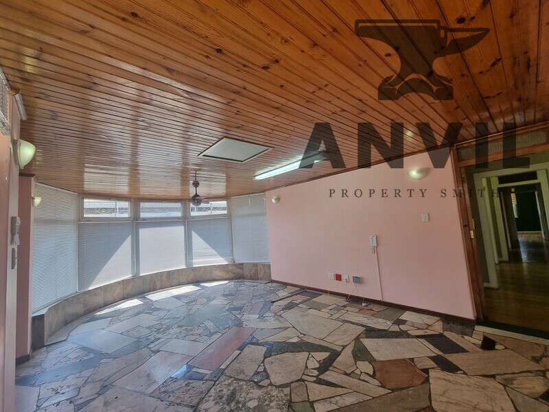 Barry Hertzog - whole building  property image 4