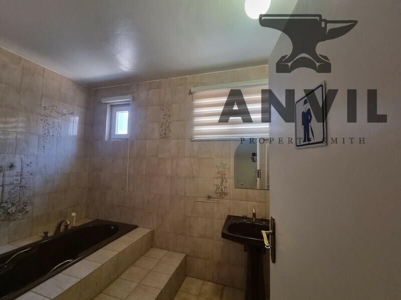 Barry Hertzog - whole building  property image 10