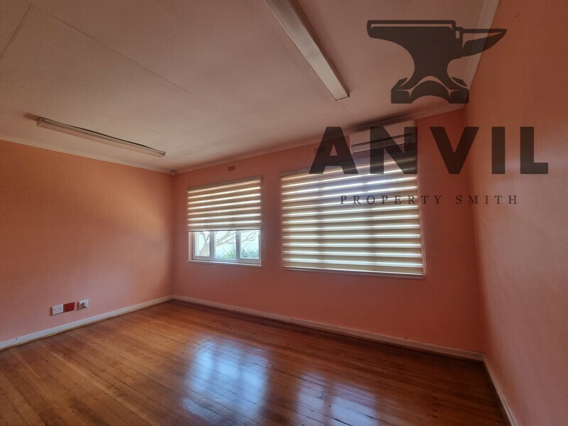 Barry Hertzog - whole building  property image 12